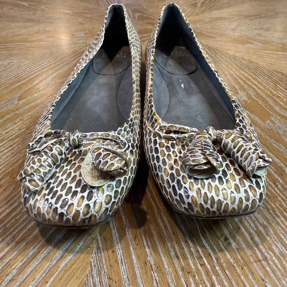 Stuart Weitzman Shoestring Snakeskin Embossed Flats‎ Tassels Brown Size 6.5